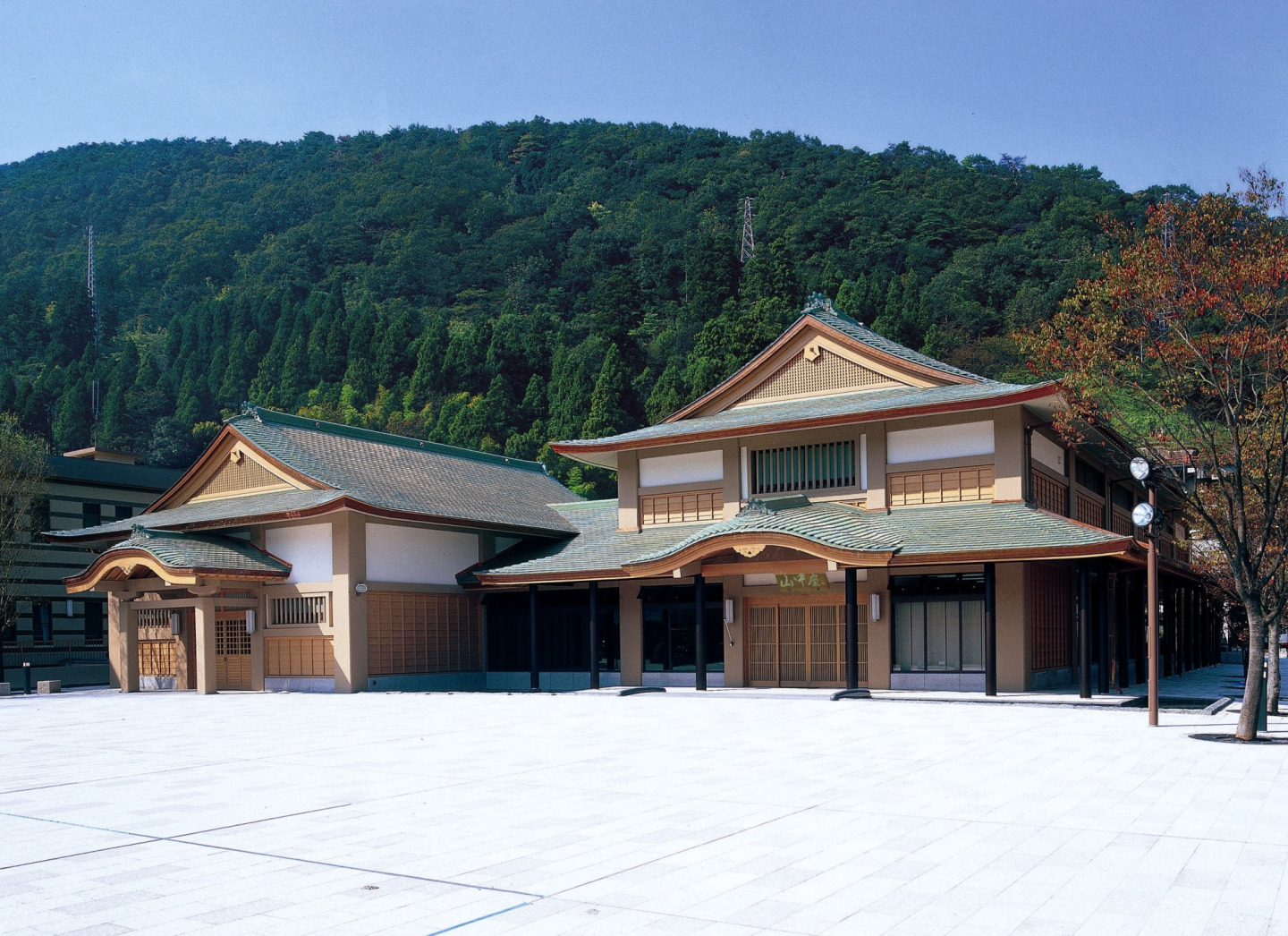 『山中温泉コース』～渓谷美と温泉、自然満喫～